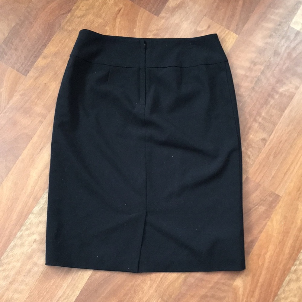 EUC Black skirt - Picture 4 of 11